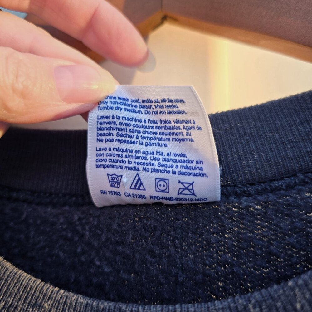 Vintage Black Snowy Holiday Cabin Sweatshirt | Hanes ComfortBlend | Size Medium - Picture 11 of 11